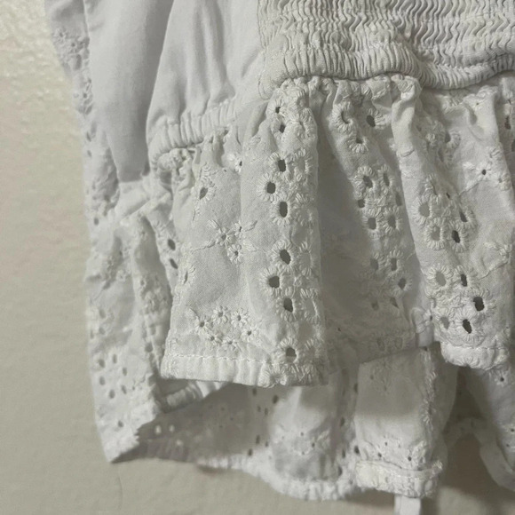 Wild fable size XXS White eyelet crop top adjustable straps and tie in the front - Picture 4 of 4